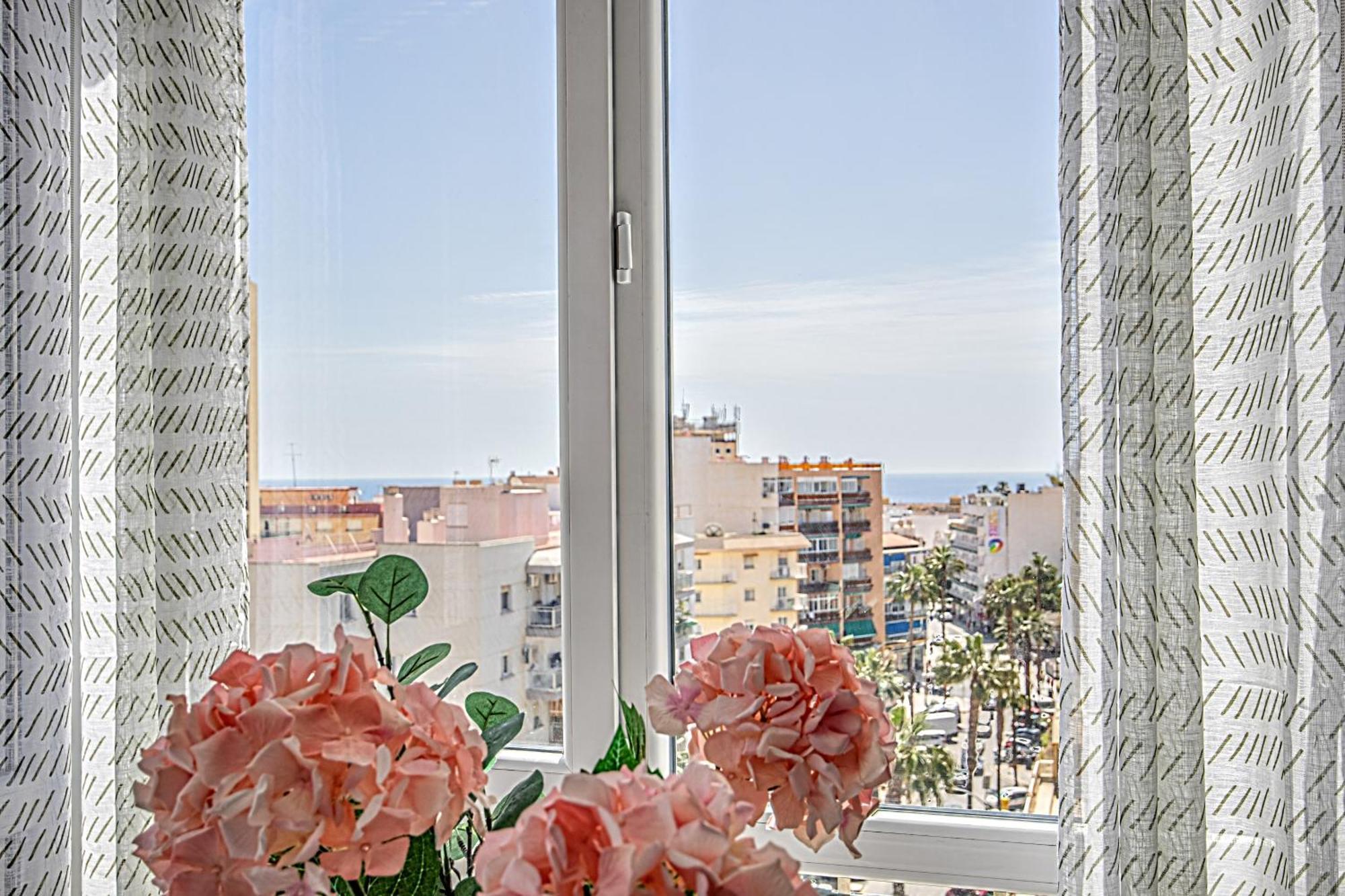 Elegant Studio With Pool And Seaview ตอร์เรโมลิโนส ภายนอก รูปภาพ